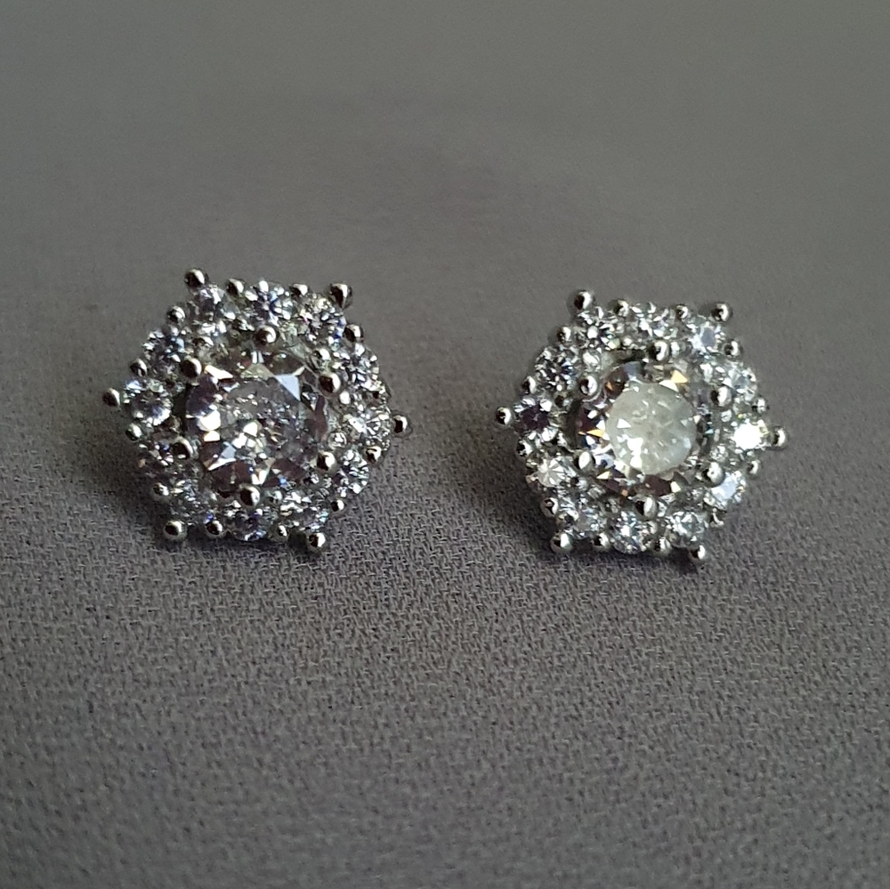 Pretty Hexagon Sparkling Earrings - Picture 1 of 3